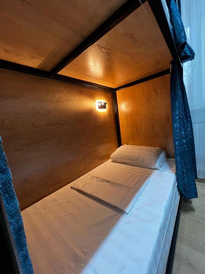 Friends Hostel Астана Екстер'єр фото