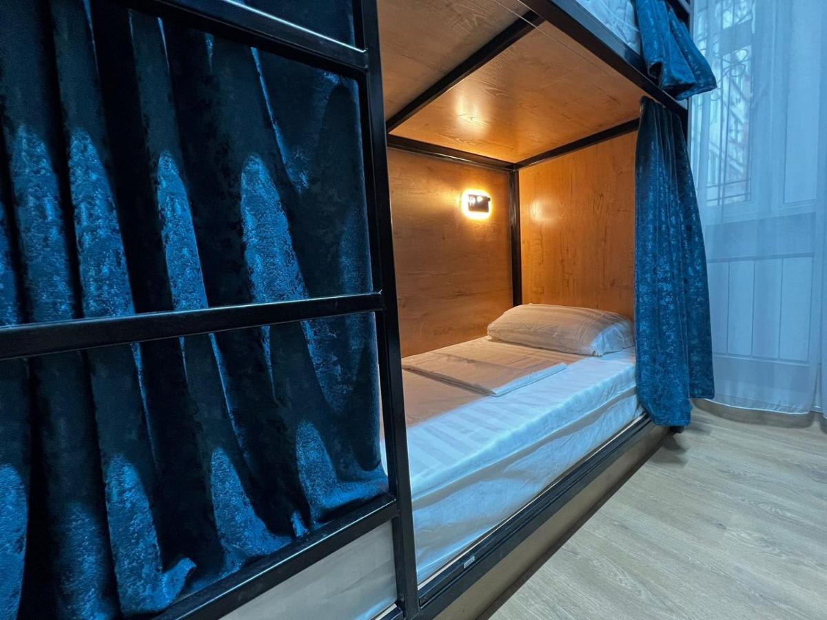Friends Hostel Астана Екстер'єр фото
