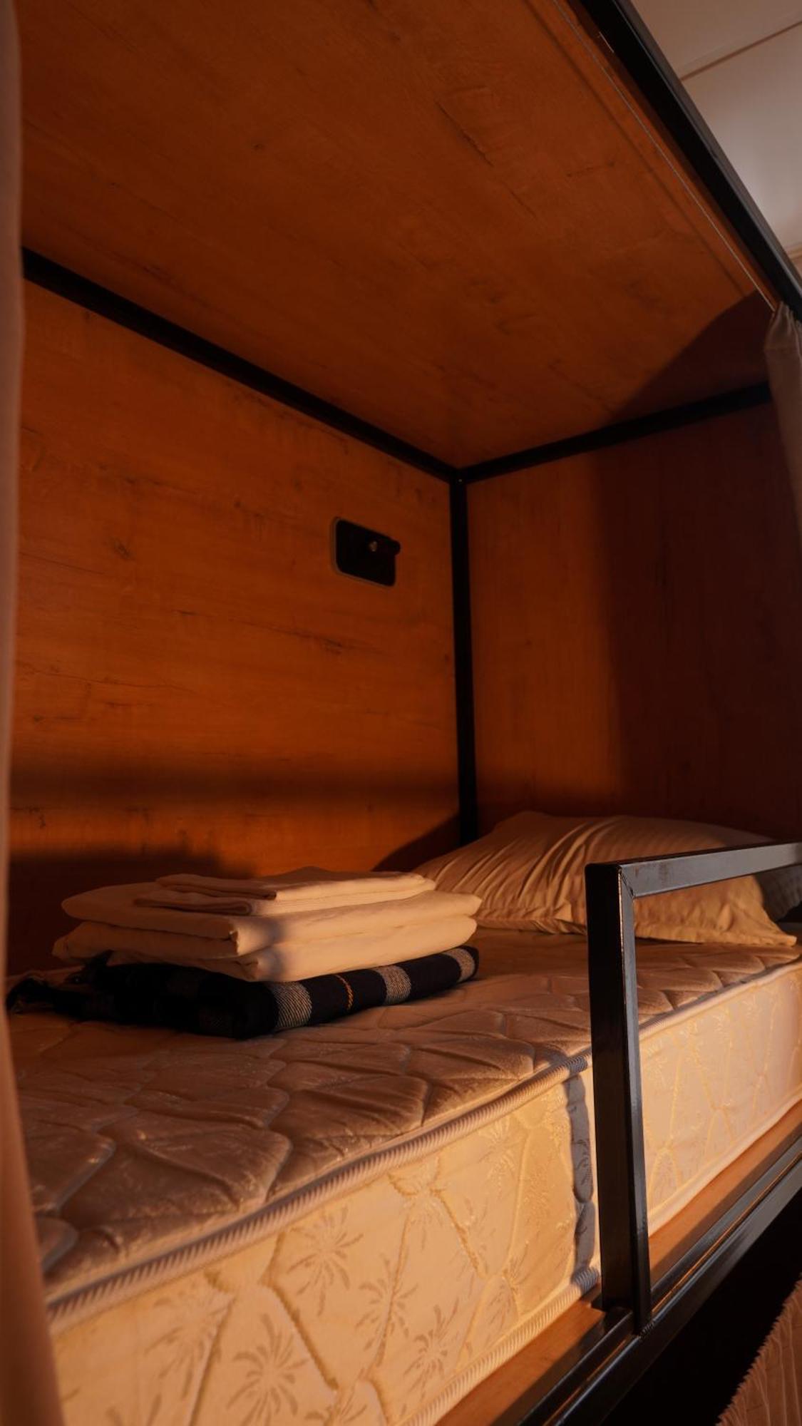Friends Hostel Астана Екстер'єр фото